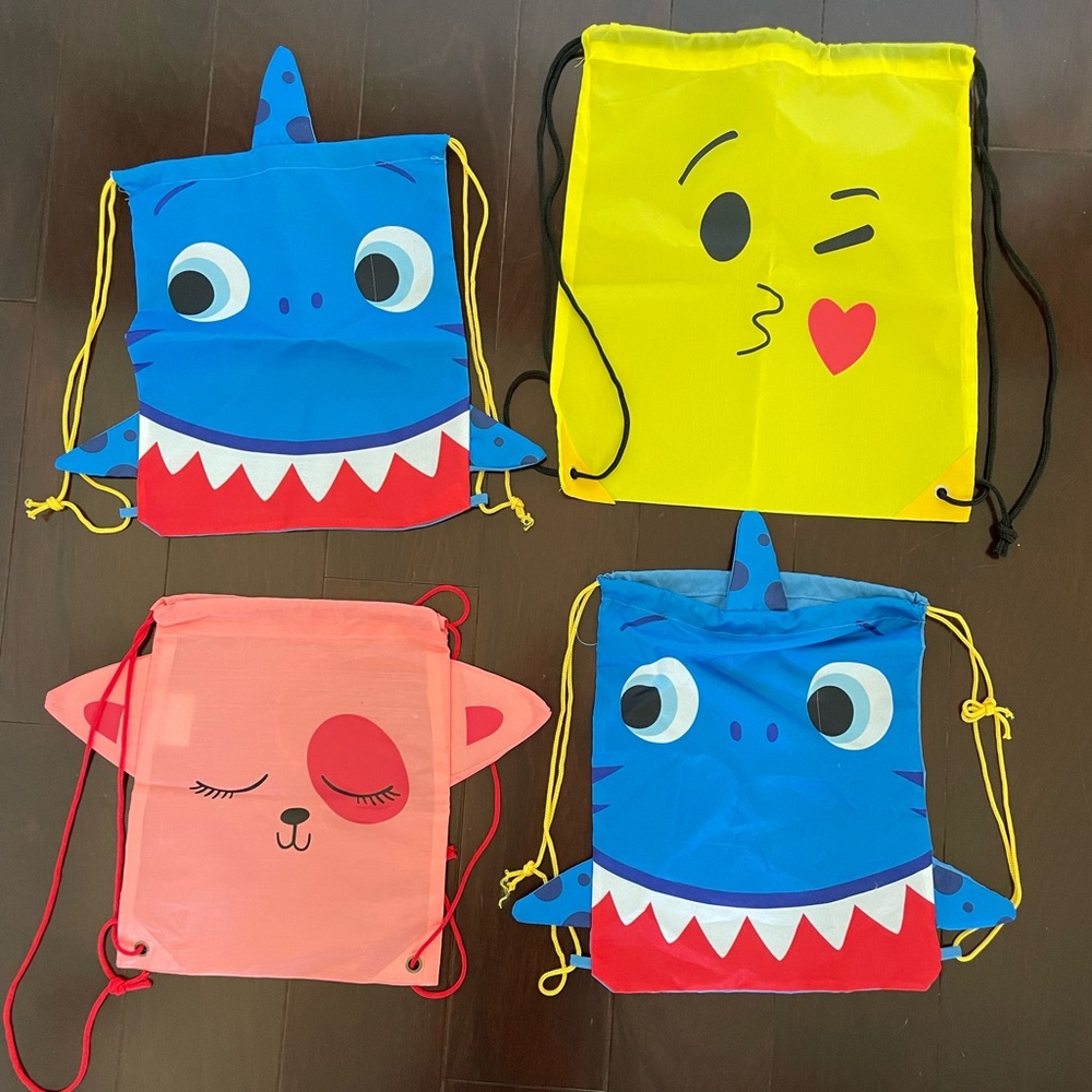 Set of drawstring bags